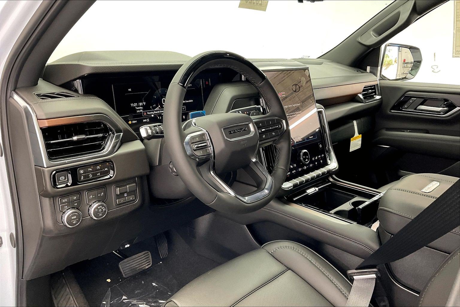 New 2026 GMC Yukon XL Denali w/ Denali Reserve Package AWD/4WD image 4