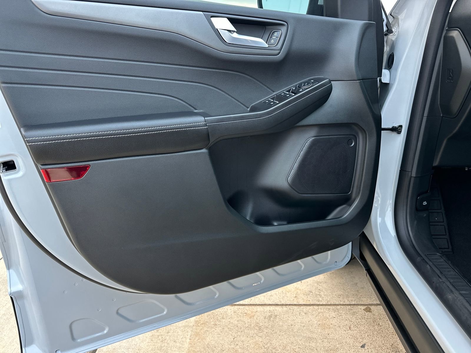 New 2026 Ford Escape SE FWD image 10