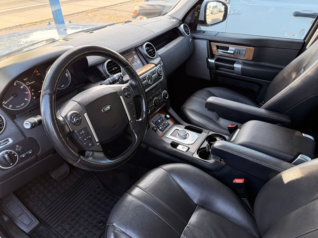 Used 2016 Land Rover LR4 HSE AWD/4WD image 2