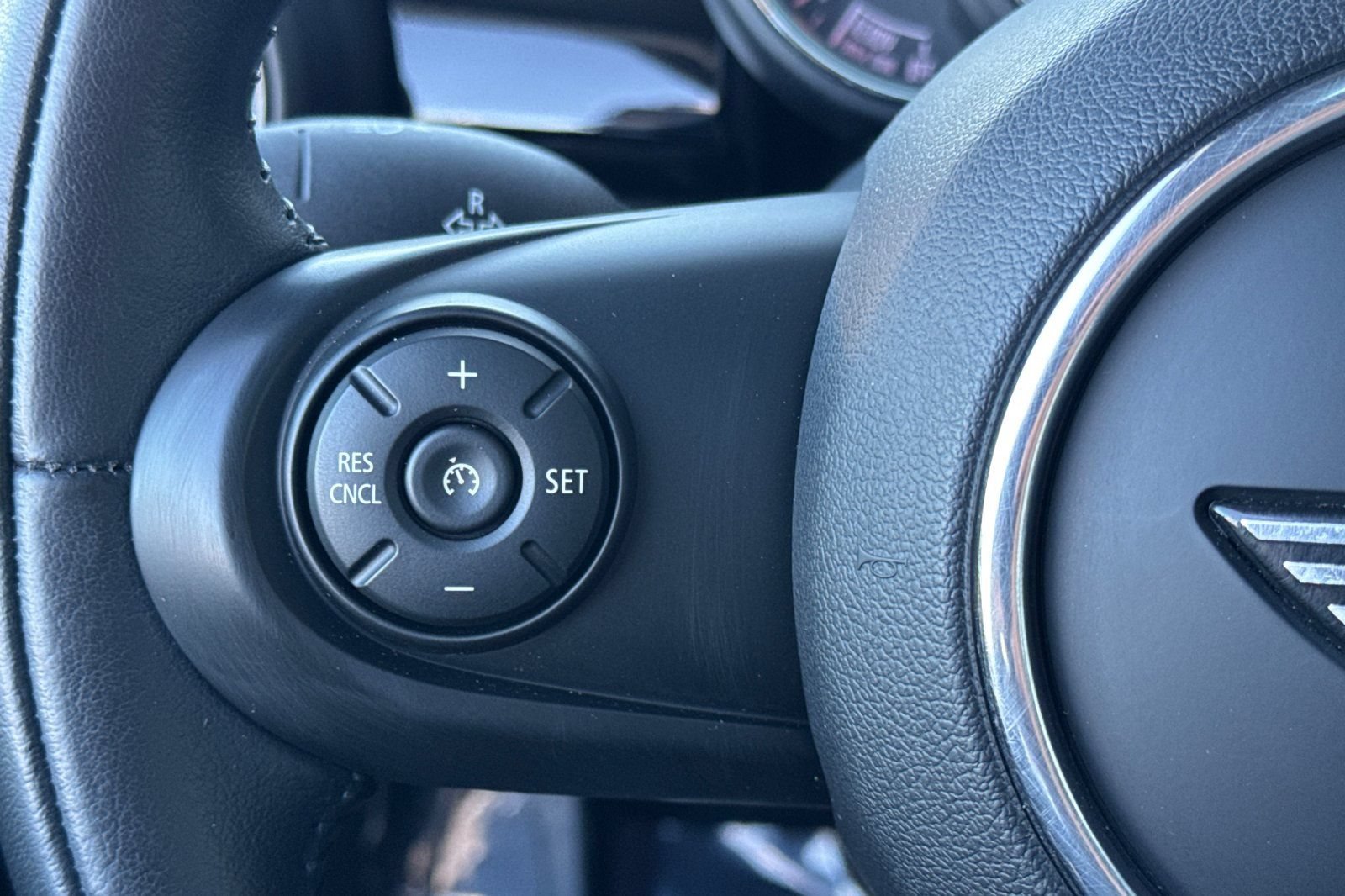 Used 2019 MINI Cooper 2-Door Hardtop w/ Signature Upholstery Package FWD image 25