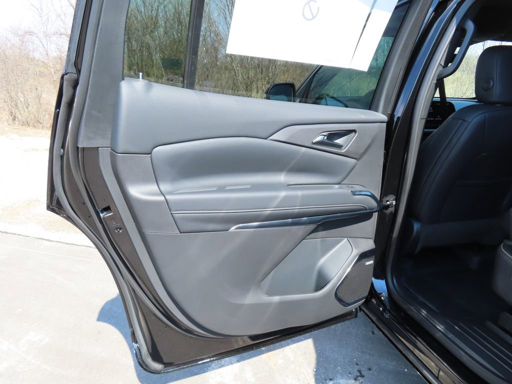 New 2026 Chevrolet Traverse High Country w/ LPO, Floor Liner Package image 28