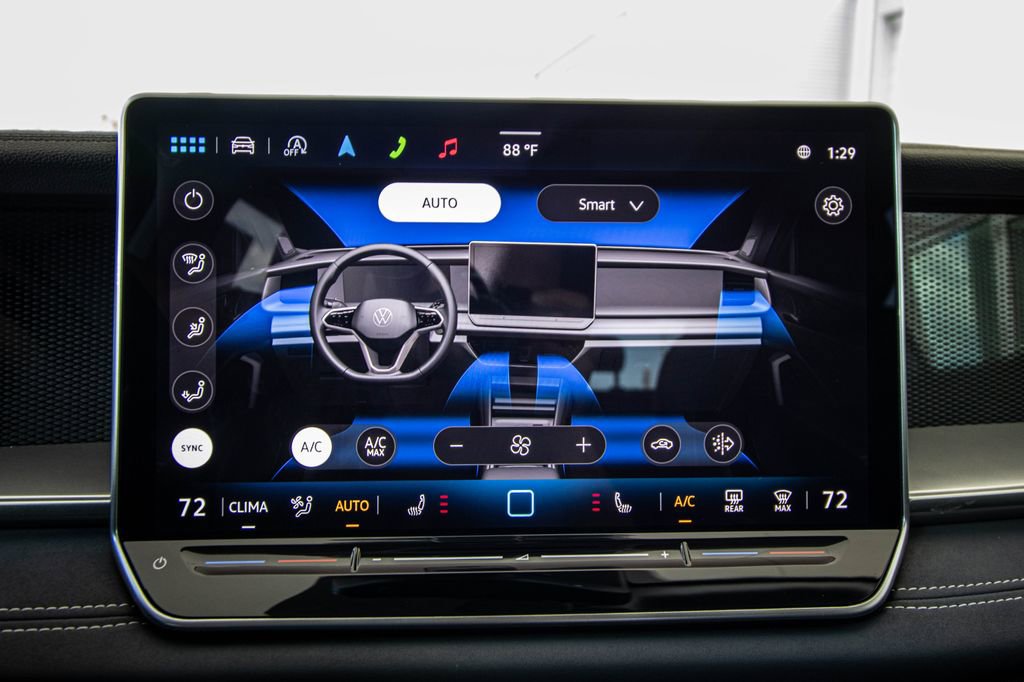 Certified 2025 Volkswagen Tiguan SE image 47