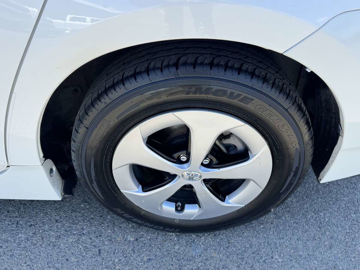 Used 2013 Toyota Prius Four FWD image 33