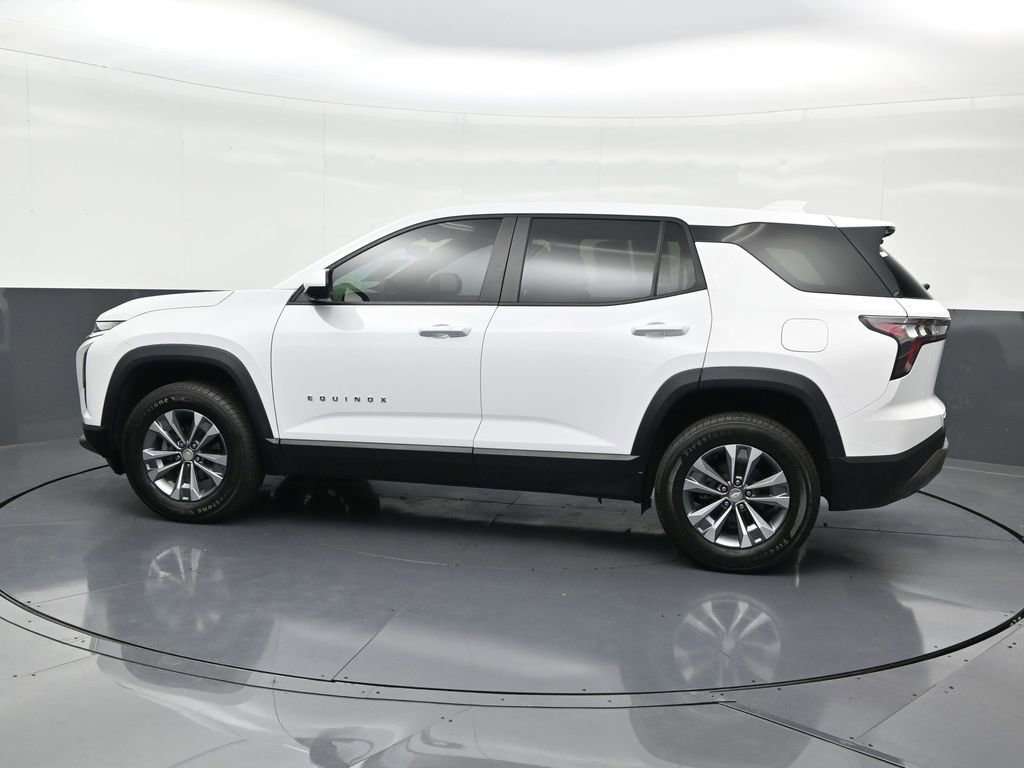 Used 2026 Chevrolet Equinox LT w/ Safety and Technology Package image 2