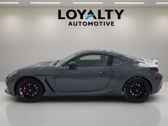 Used 2024 Toyota GR86 Premium w/ Performance Package image 2