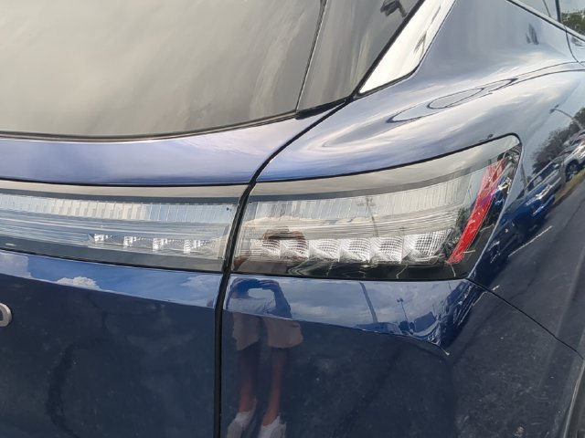Used 2025 Nissan Murano SL AWD/4WD image 11