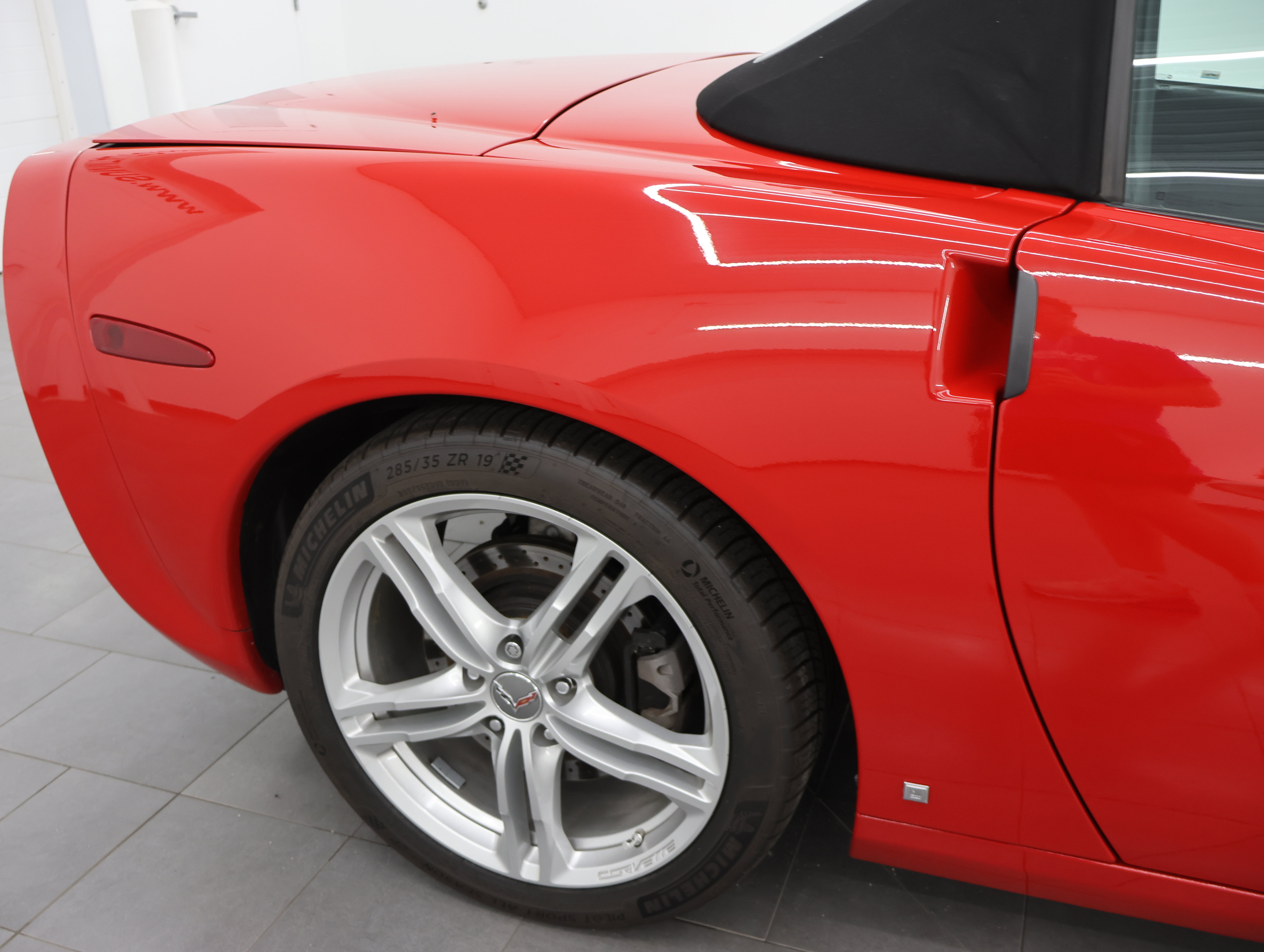 Used 2006 Chevrolet Corvette Convertible w/ Preferred Equipment Group RWD image 20