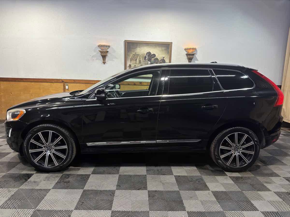 Used 2017 Volvo XC60 T6 Inscription w/ Preferred Option Package AWD/4WD image 2