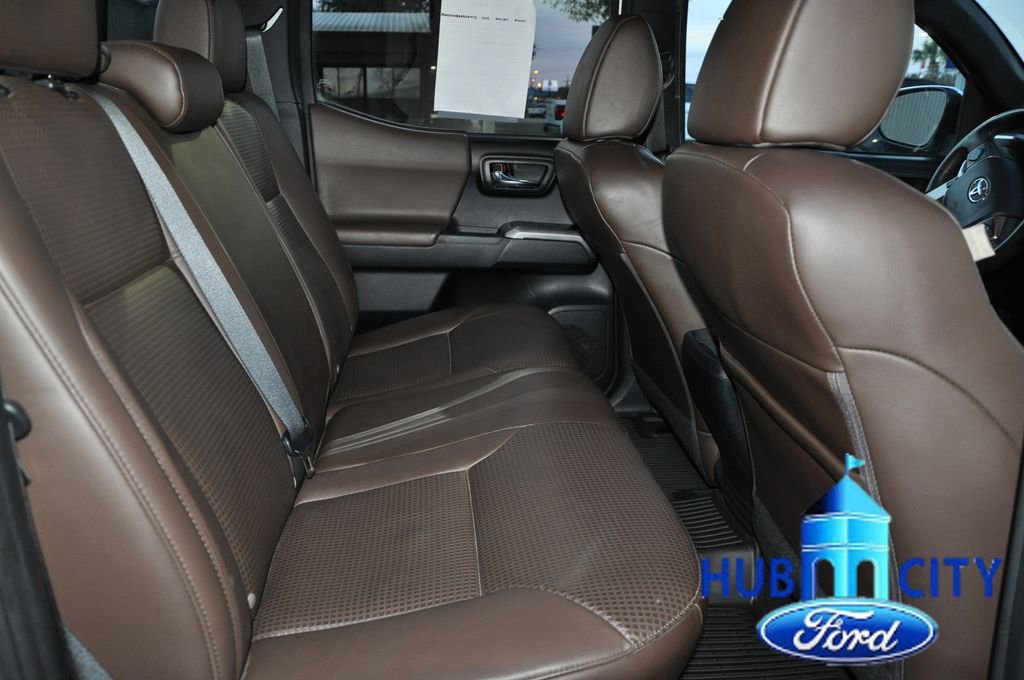 Used 2020 Toyota Tacoma Limited AWD/4WD image 15