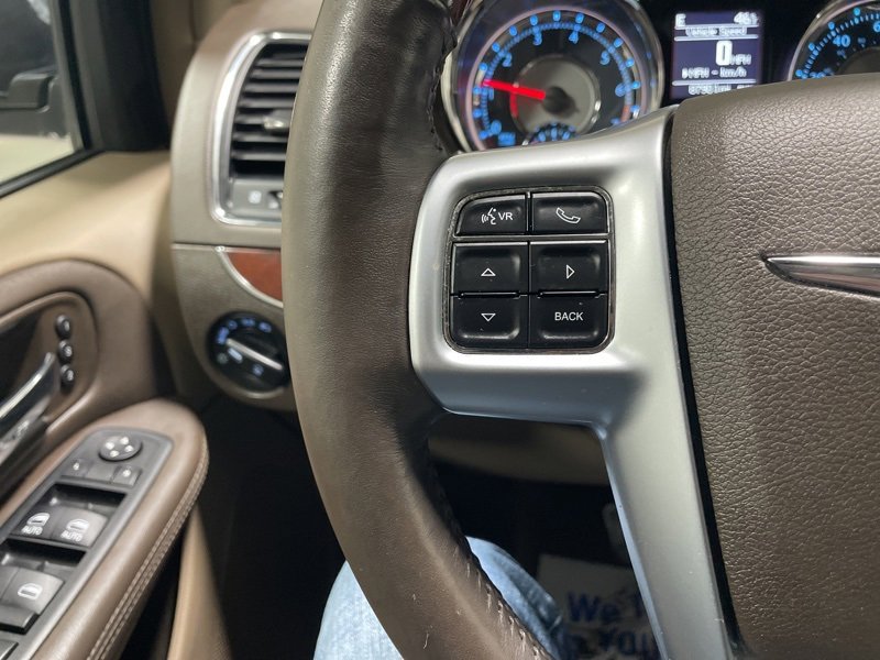 Used 2012 Chrysler Town & Country Limited w/ Luxury Group image 25