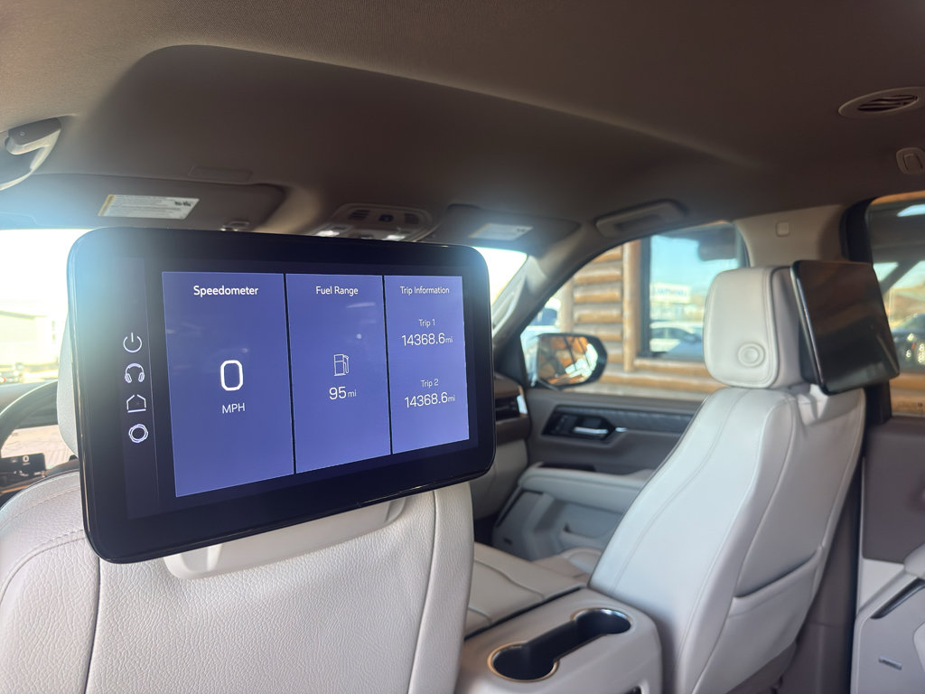 Used 2025 GMC Yukon XL Denali w/ Advanced Technology Package image 26