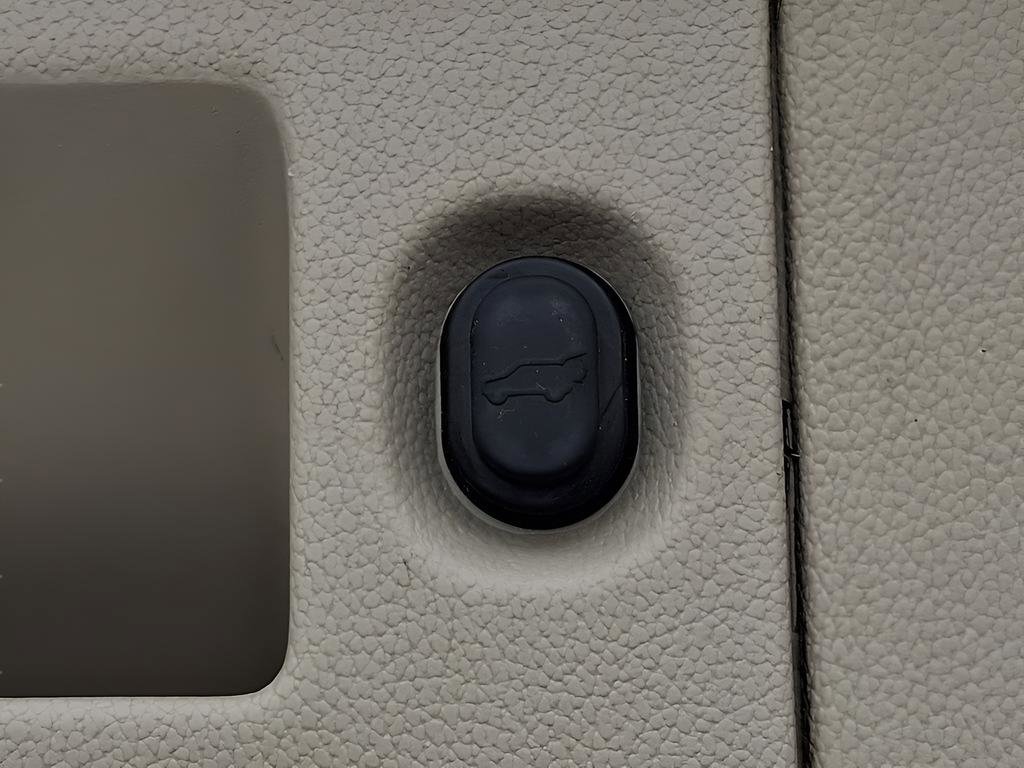 Used 2020 GMC Yukon XL Denali w/ Open Road Package image 29