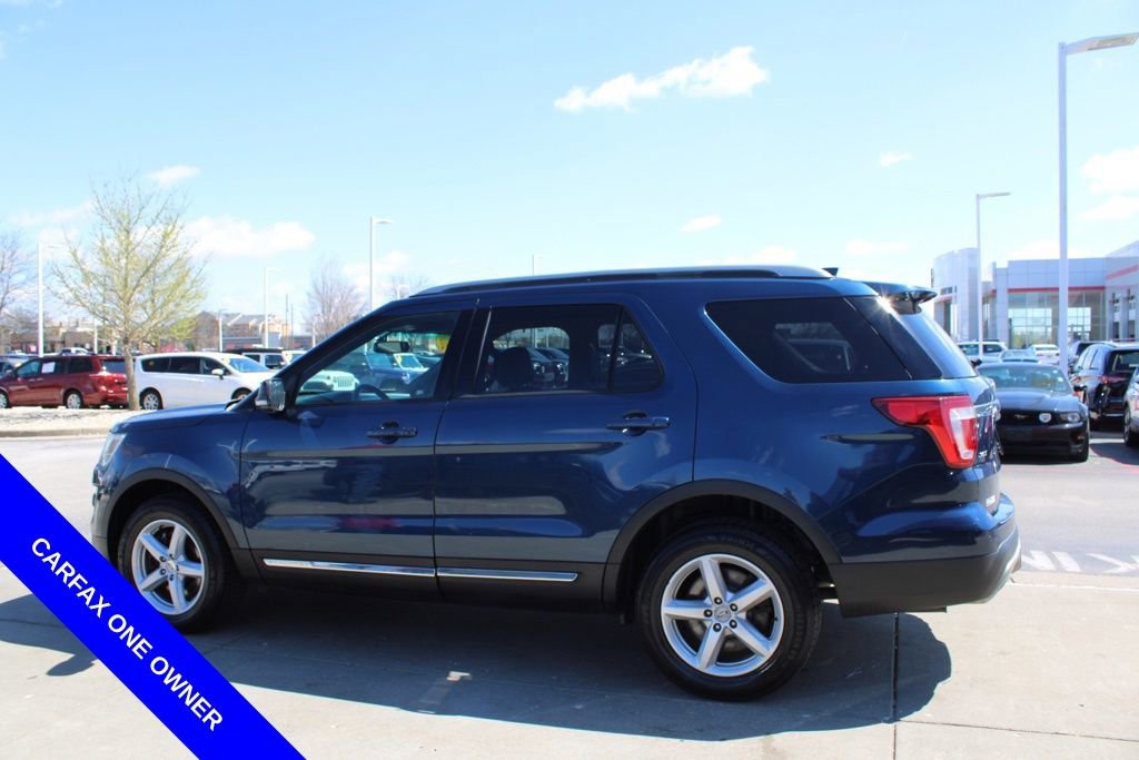 Used 2016 Ford Explorer XLT w/ Equipment Group 202A image 4