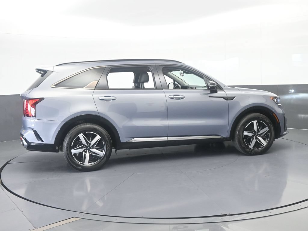 Used 2023 Kia Sorento S w/ Panoramic Sunroof Package FWD image 7