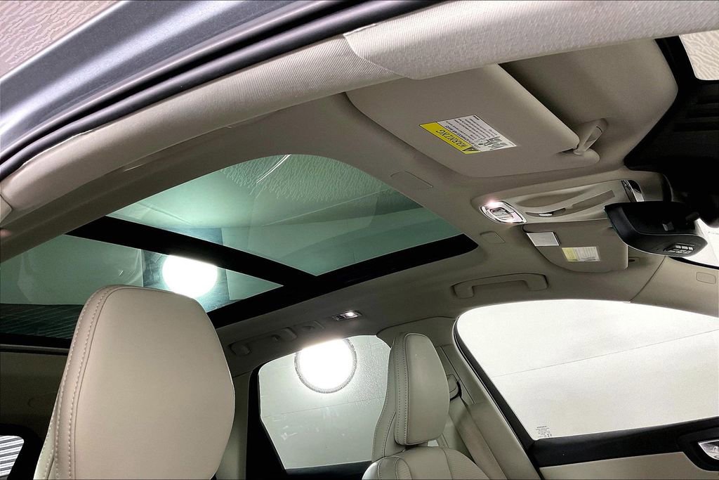 Used 2021 Volvo XC60 T5 Inscription w/ Climate Package image 29