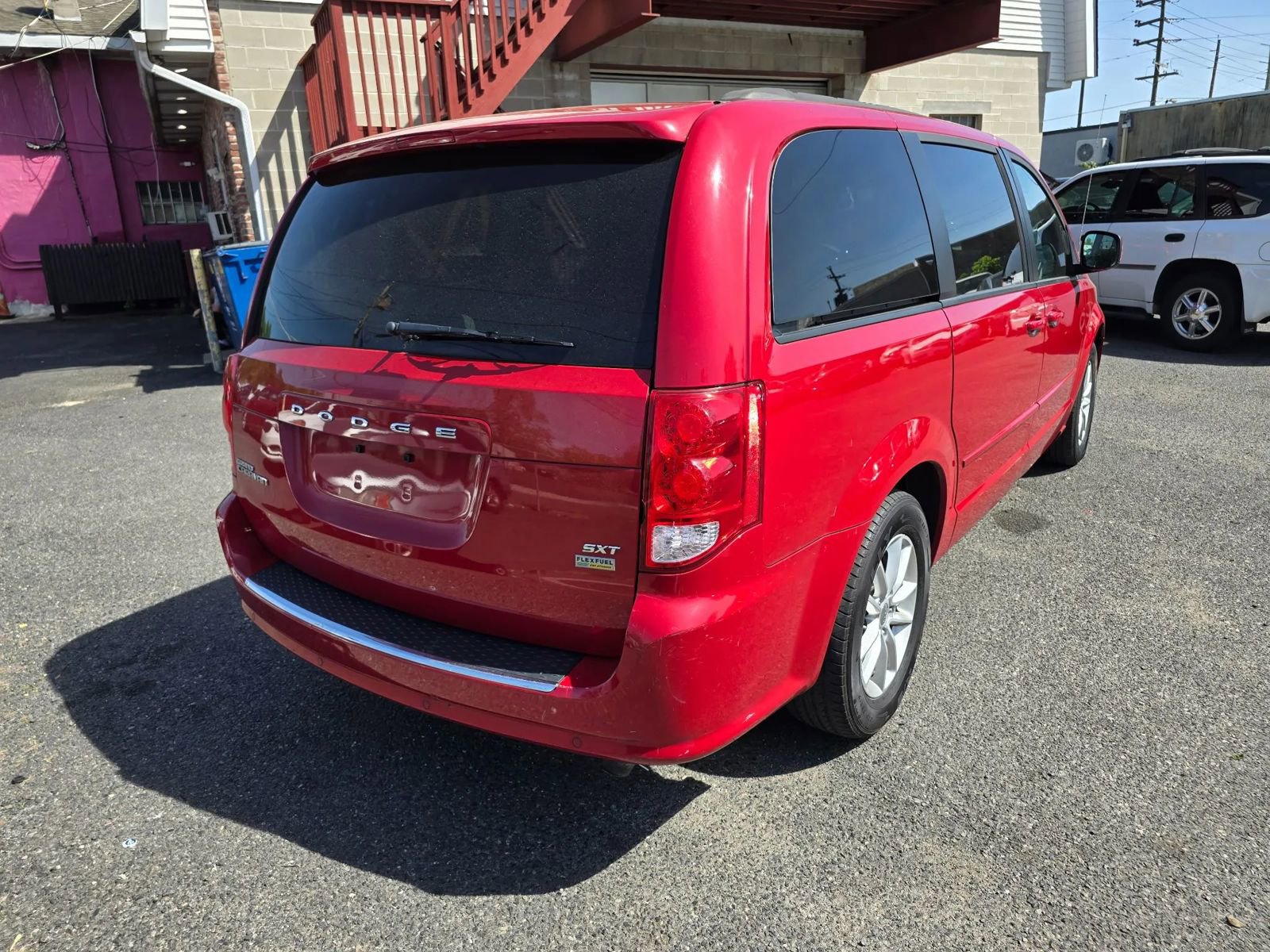 Used 2016 Dodge Grand Caravan SXT w/ Rear Park Assist Package FWD image 14