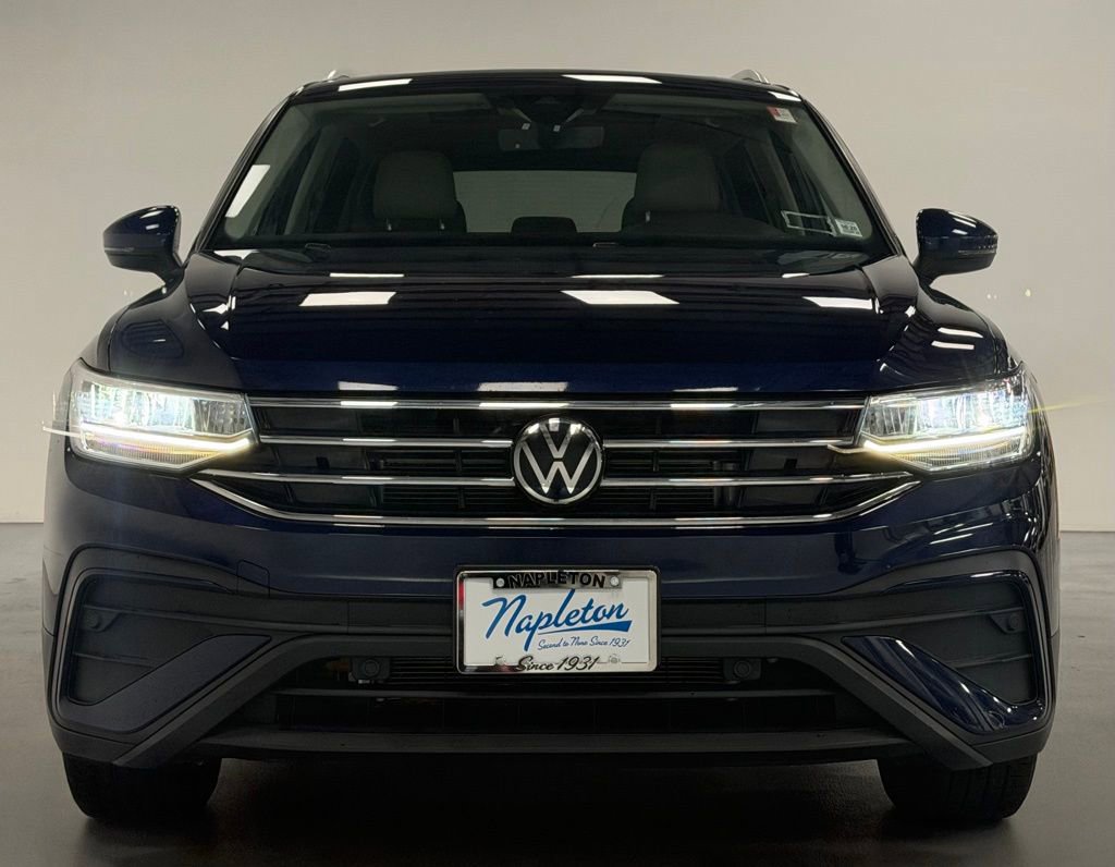 Used 2022 Volkswagen Tiguan SE w/ Panoramic Sunroof Package AWD/4WD image 7