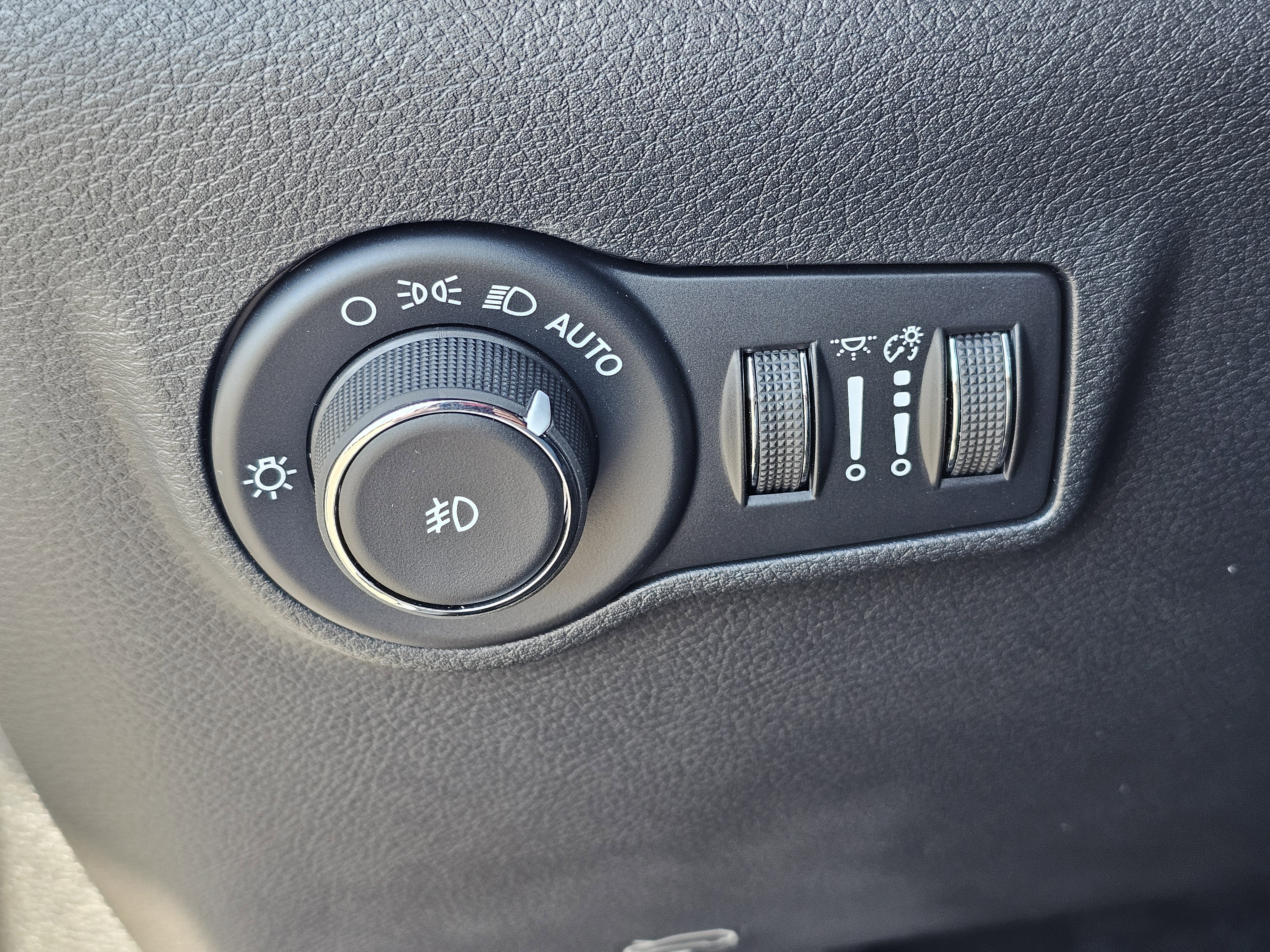 New 2026 Jeep Compass Latitude image 18