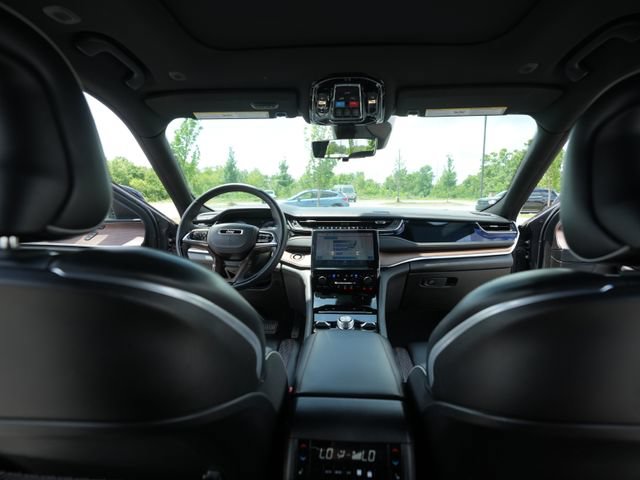 Used 2023 Jeep Grand Cherokee L Summit w/ Advanced Protech Group IV AWD/4WD image 26