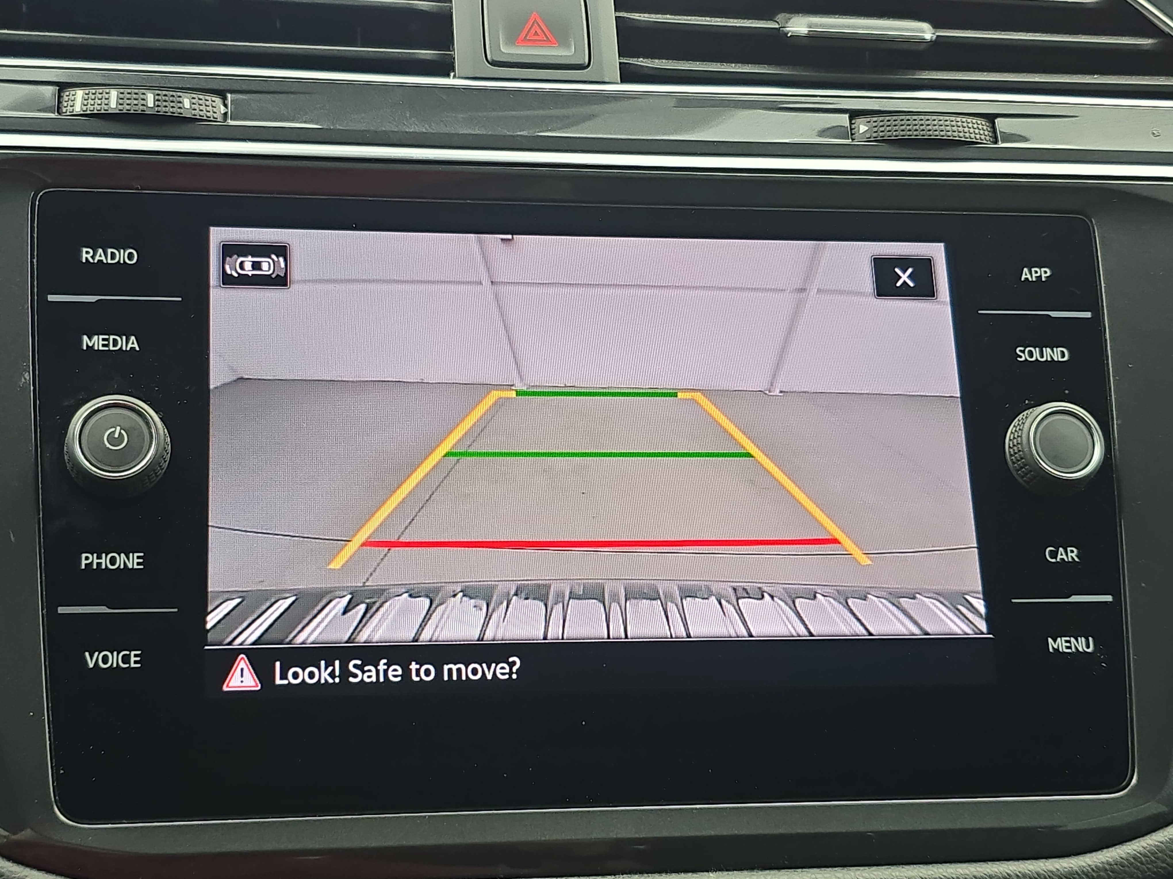 Used 2023 Volkswagen Tiguan SE FWD image 23