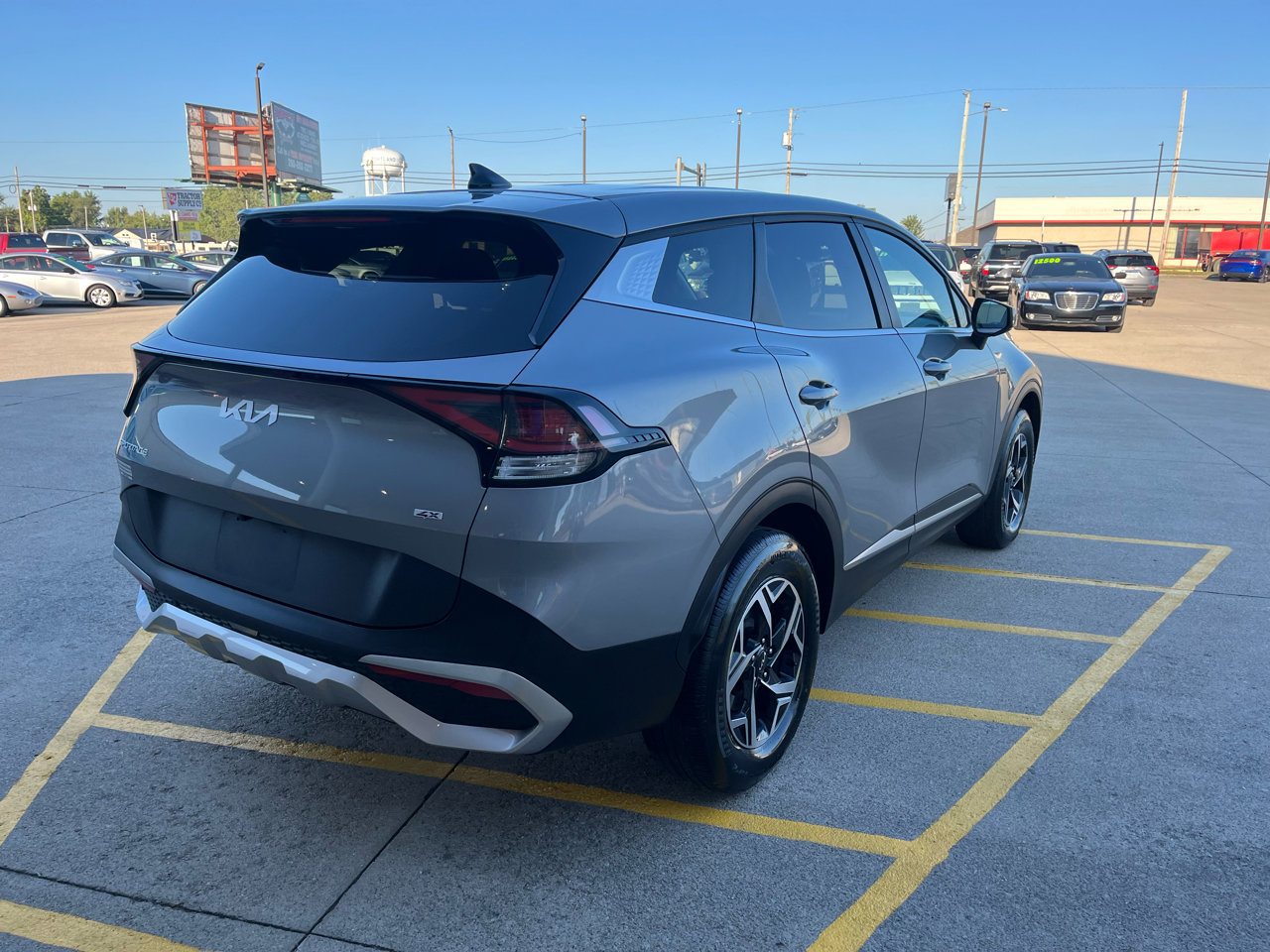 Used 2024 Kia Sportage LX image 6