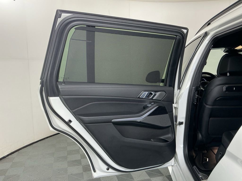 Certified 2023 BMW X7 xDrive40i w/ M Sport Package AWD/4WD image 24