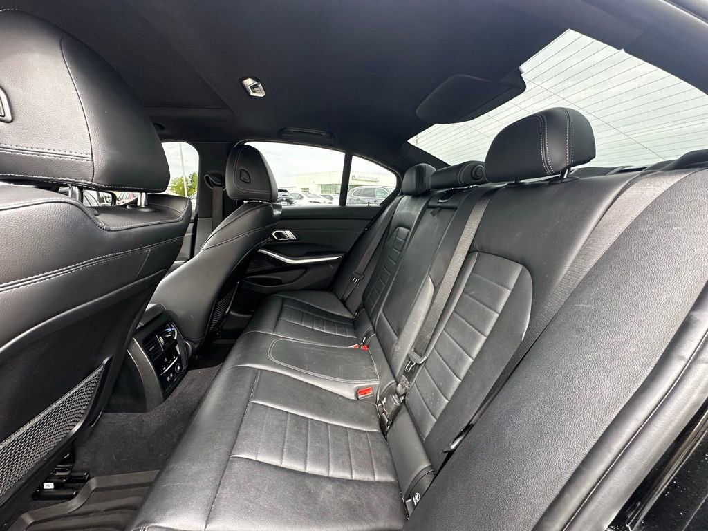 Used 2019 BMW 330i Sedan w/ Premium Package image 9
