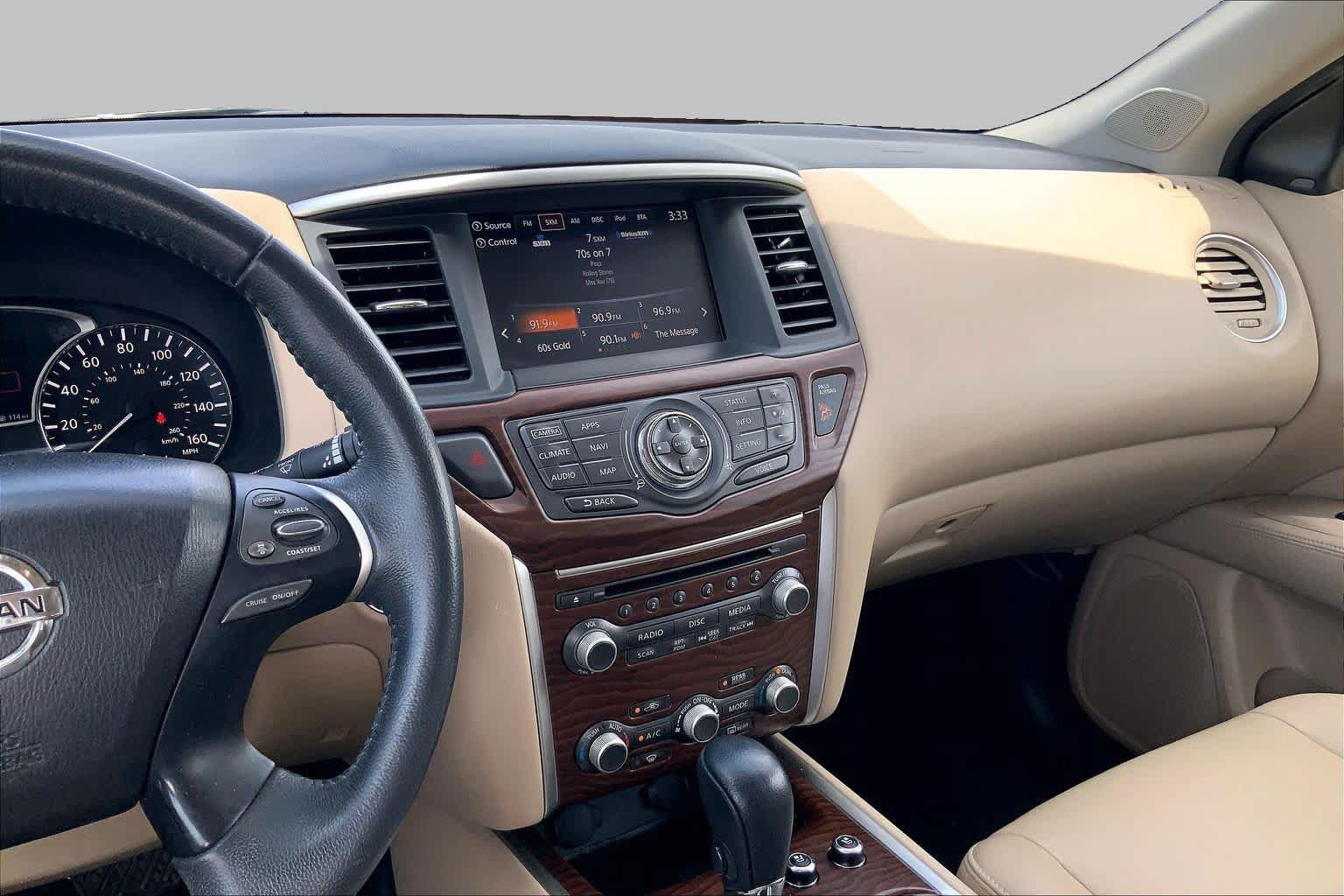 Used 2017 Nissan Pathfinder Platinum FWD image 7
