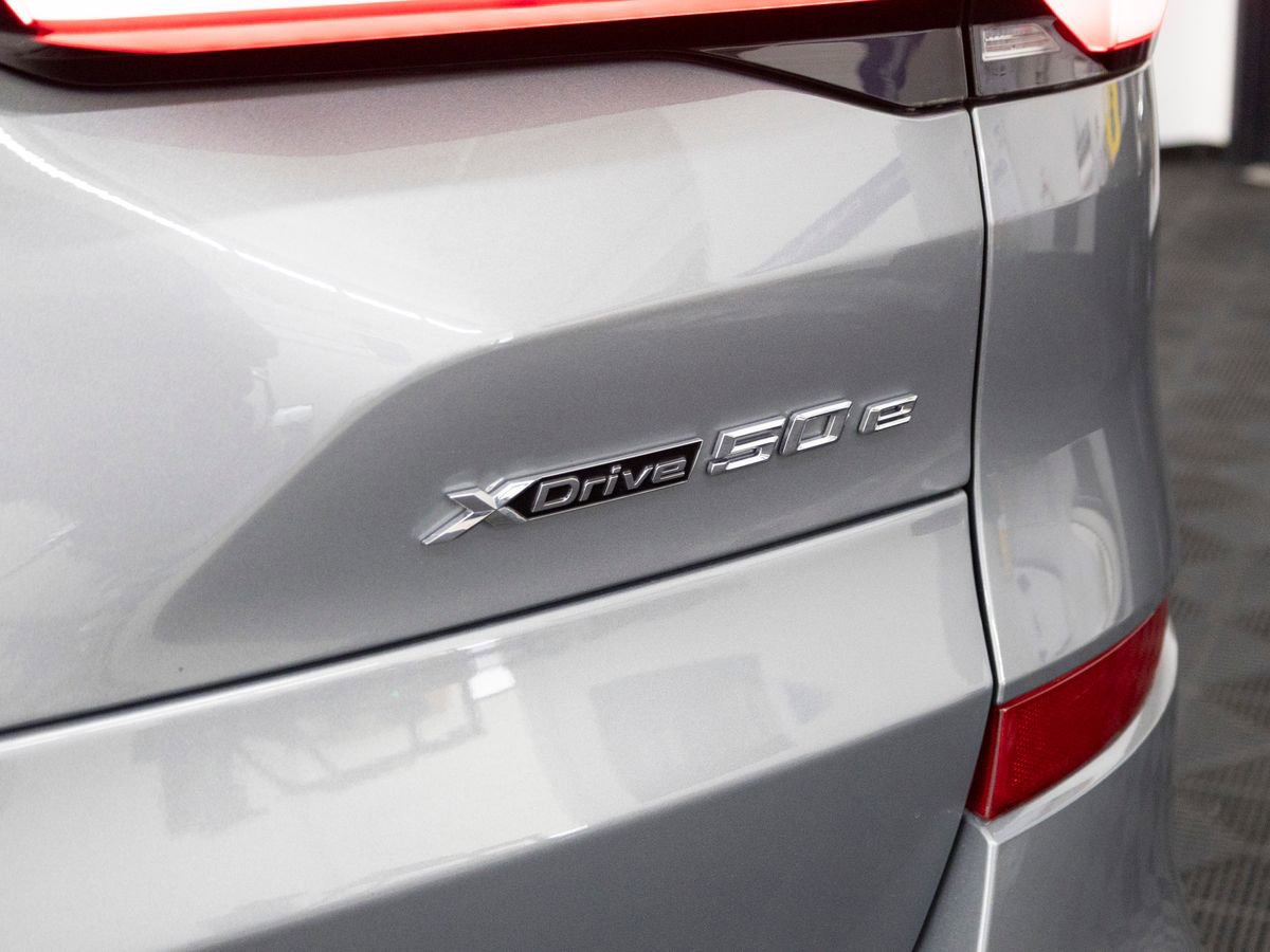 Used 2025 BMW X5 xDrive50e w/ M Sport Package image 11