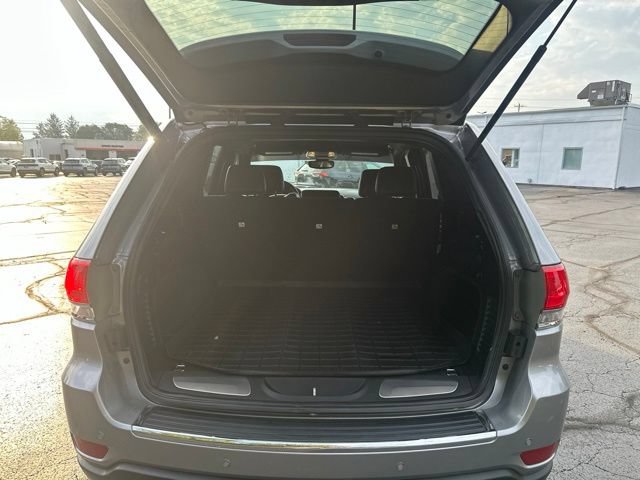 Used 2017 Jeep Grand Cherokee Limited AWD/4WD image 9