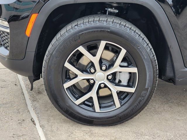 Used 2025 Jeep Grand Cherokee Limited image 17