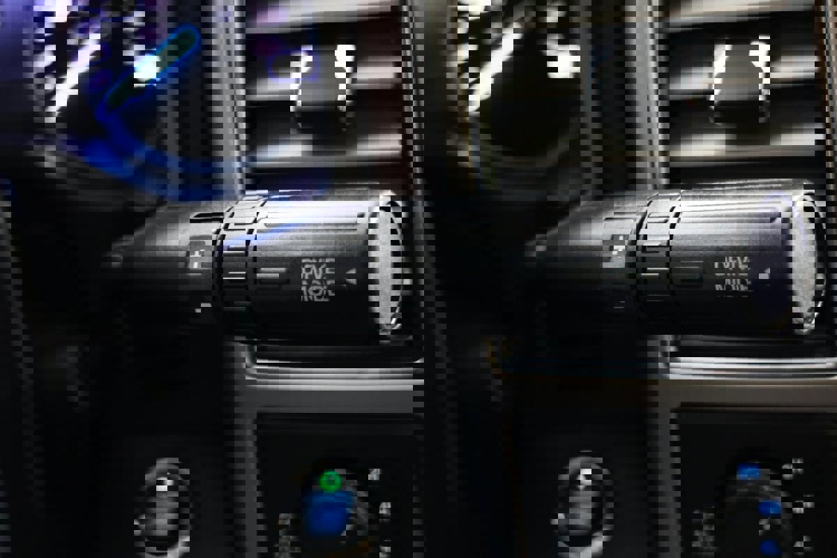 Used 2020 Ford F350 Platinum w/ FX4 Off-Road Package image 6