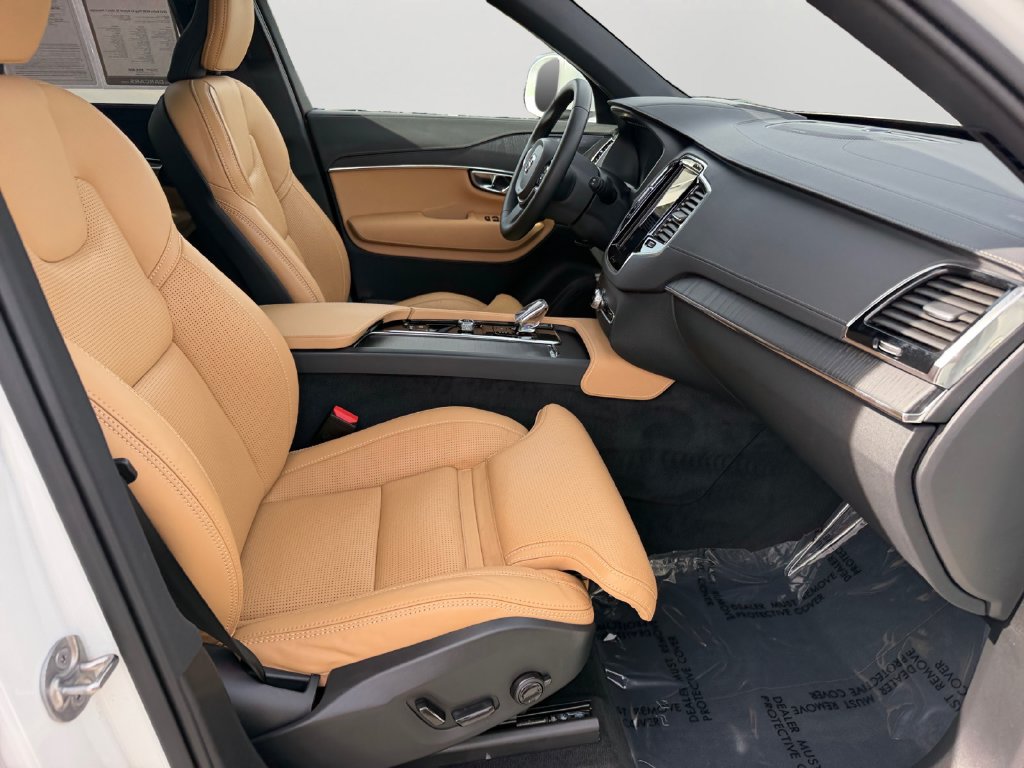 Certified 2025 Volvo XC90 T8 Ultra w/ Protection Package Premier AWD/4WD image 8