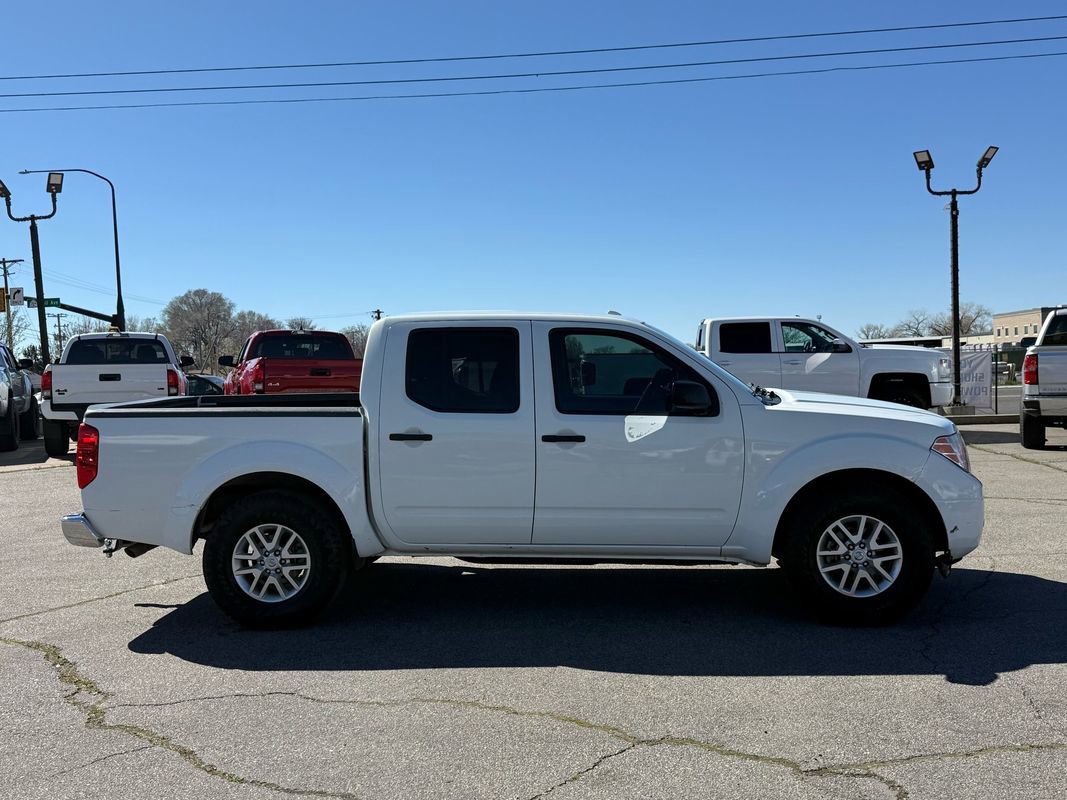 Used 2016 Nissan Frontier SV image 5
