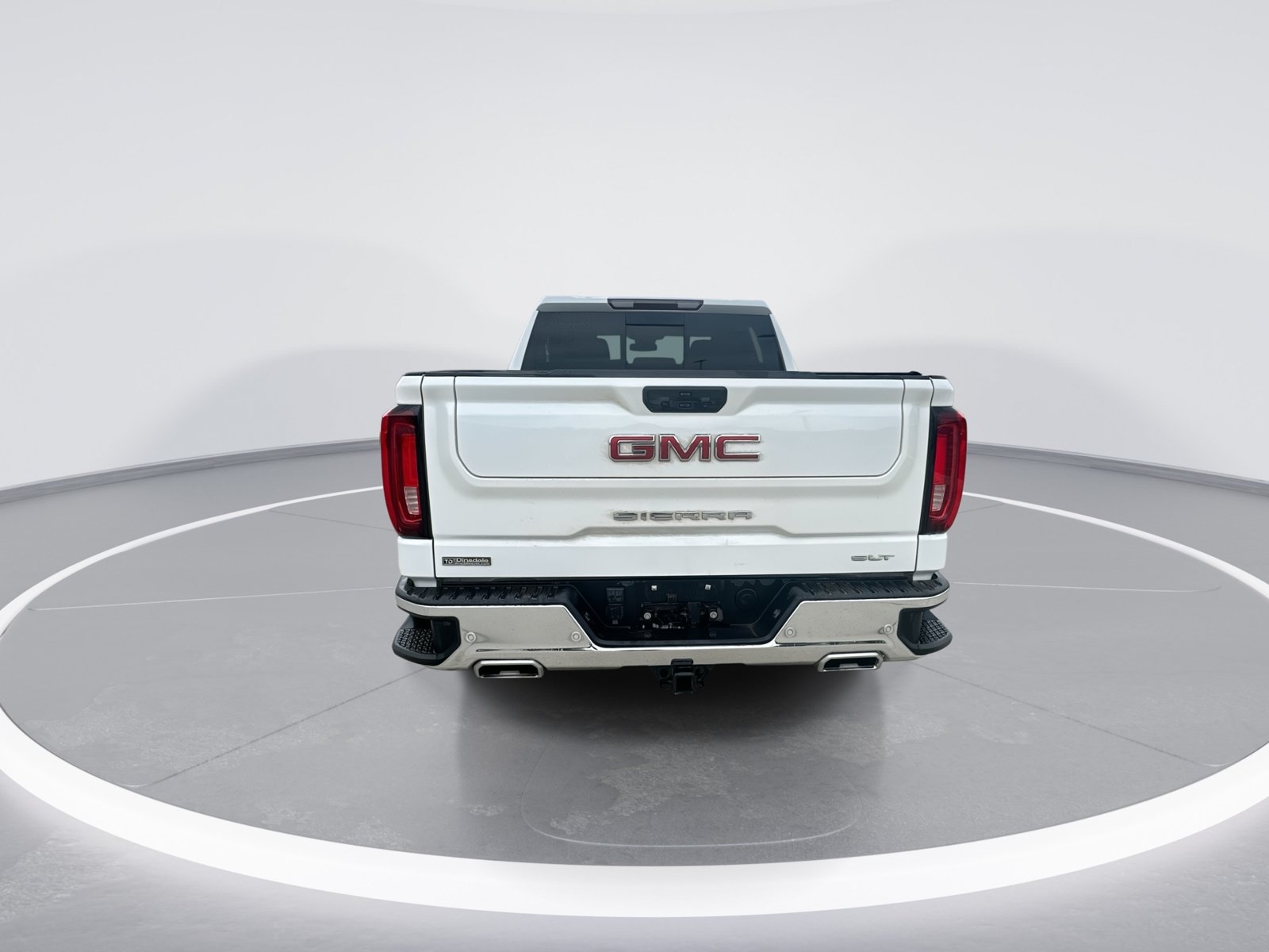 Used 2024 GMC Sierra 1500 SLT w/ SLT Premium Plus Package AWD/4WD image 7