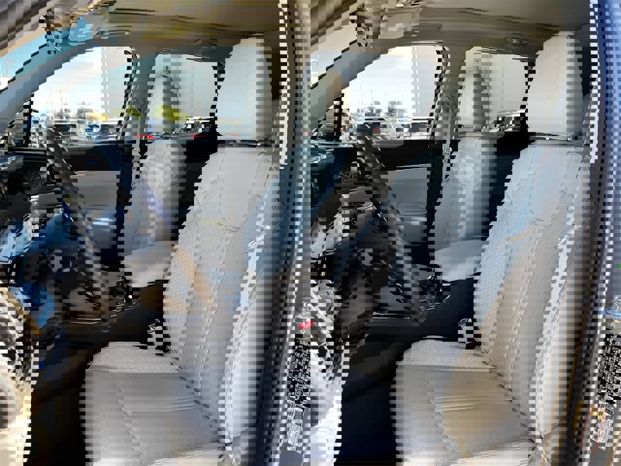 Used 2024 Kia Sorento S w/ Panoramic Sunroof Package image 23