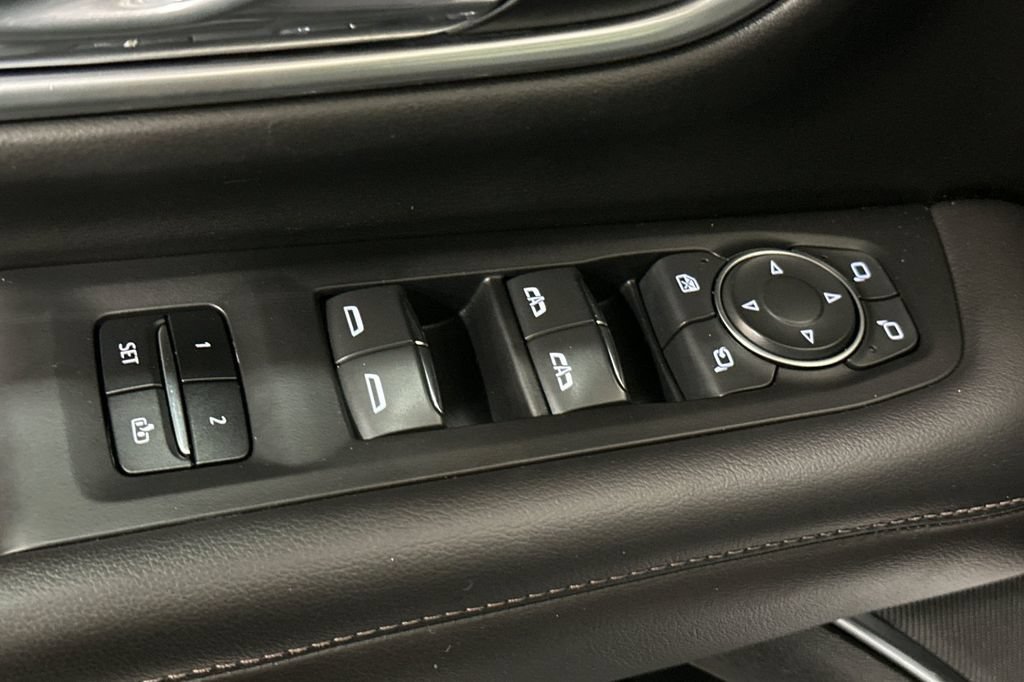 Used 2021 Chevrolet Tahoe High Country w/ Premium Package RWD image 12
