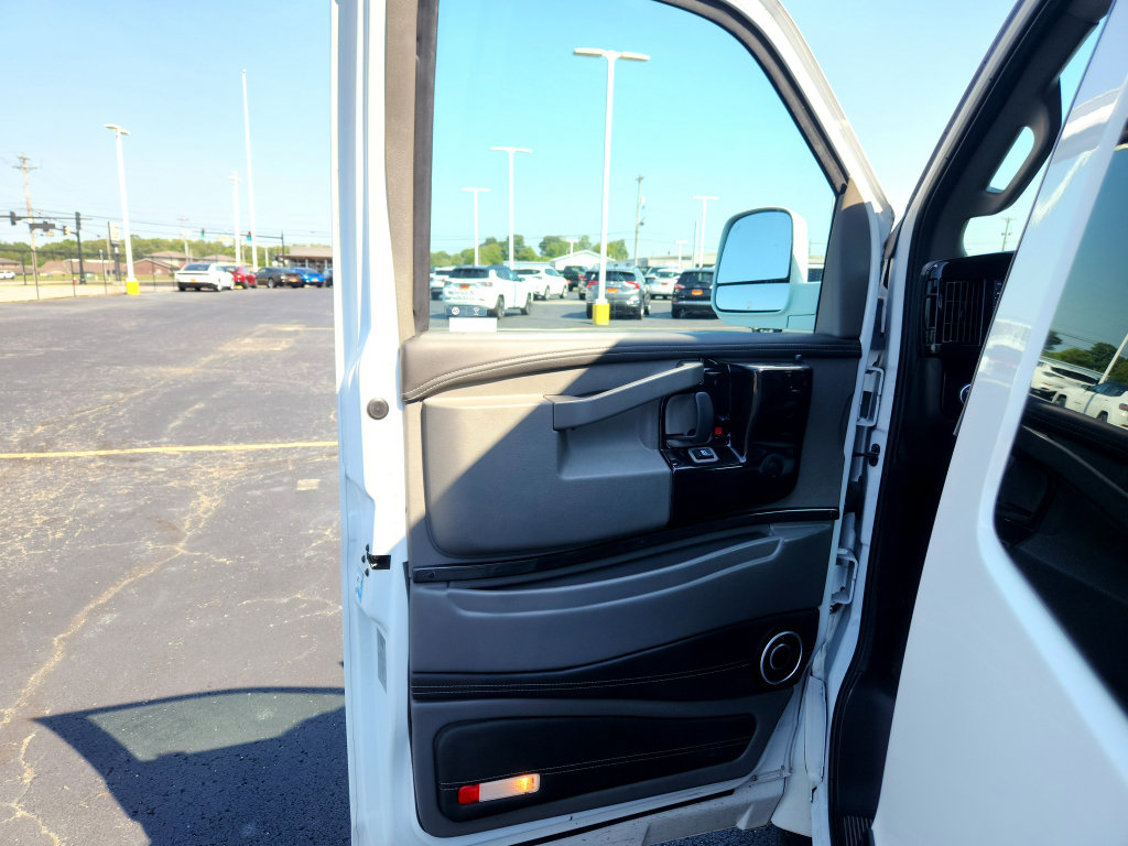 Used 2020 Chevrolet Express 2500 Extended w/ Enhanced Convenience Package RWD image 29