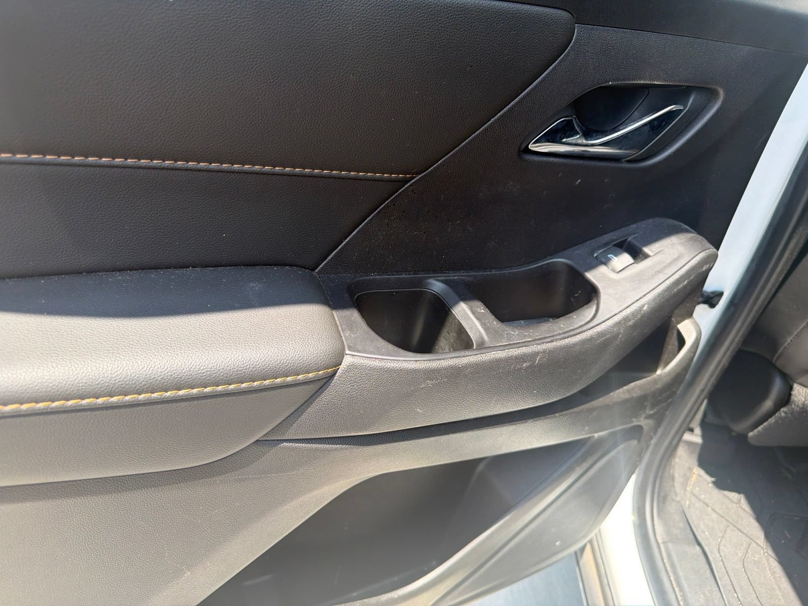 Used 2020 Chevrolet Traverse RS w/ LPO, Floor Liner Package FWD image 15