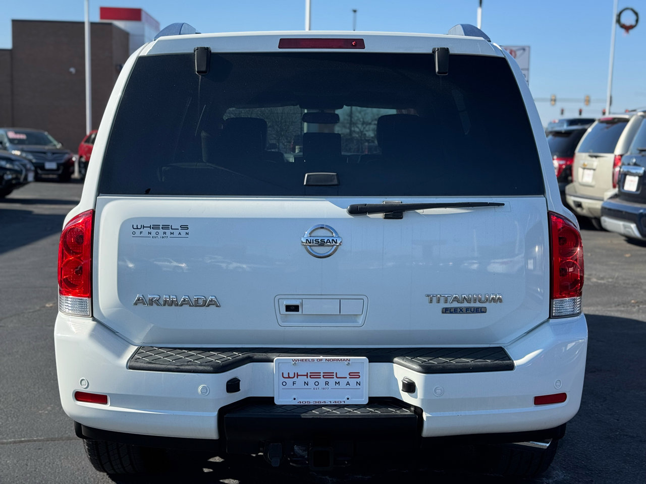Used 2010 Nissan Armada Titanium w/ DVD Entertainment Pkg image 6