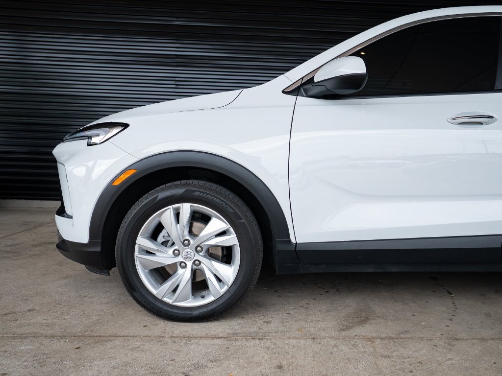 Used 2025 Buick Encore GX Preferred FWD image 11