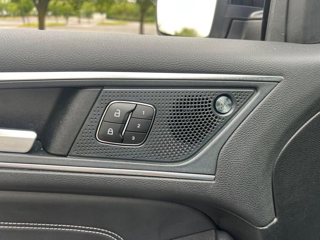 Used 2024 Ford Edge Titanium image 12