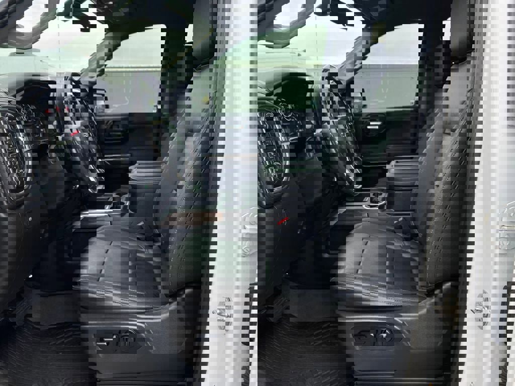 Used 2021 Chevrolet Silverado 1500 LT Trail Boss w/ Convenience Package II image 10