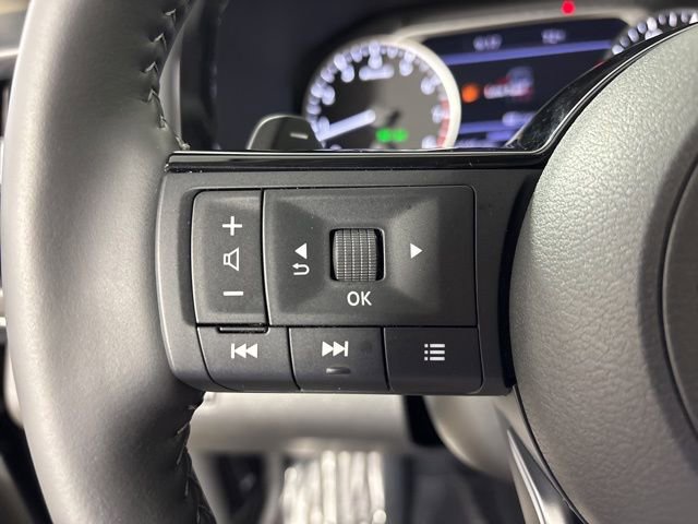 Used 2025 Nissan Pathfinder SL w/ Black Appearance Package image 33