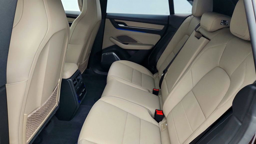 Used 2025 Porsche Macan 4S Electric image 23