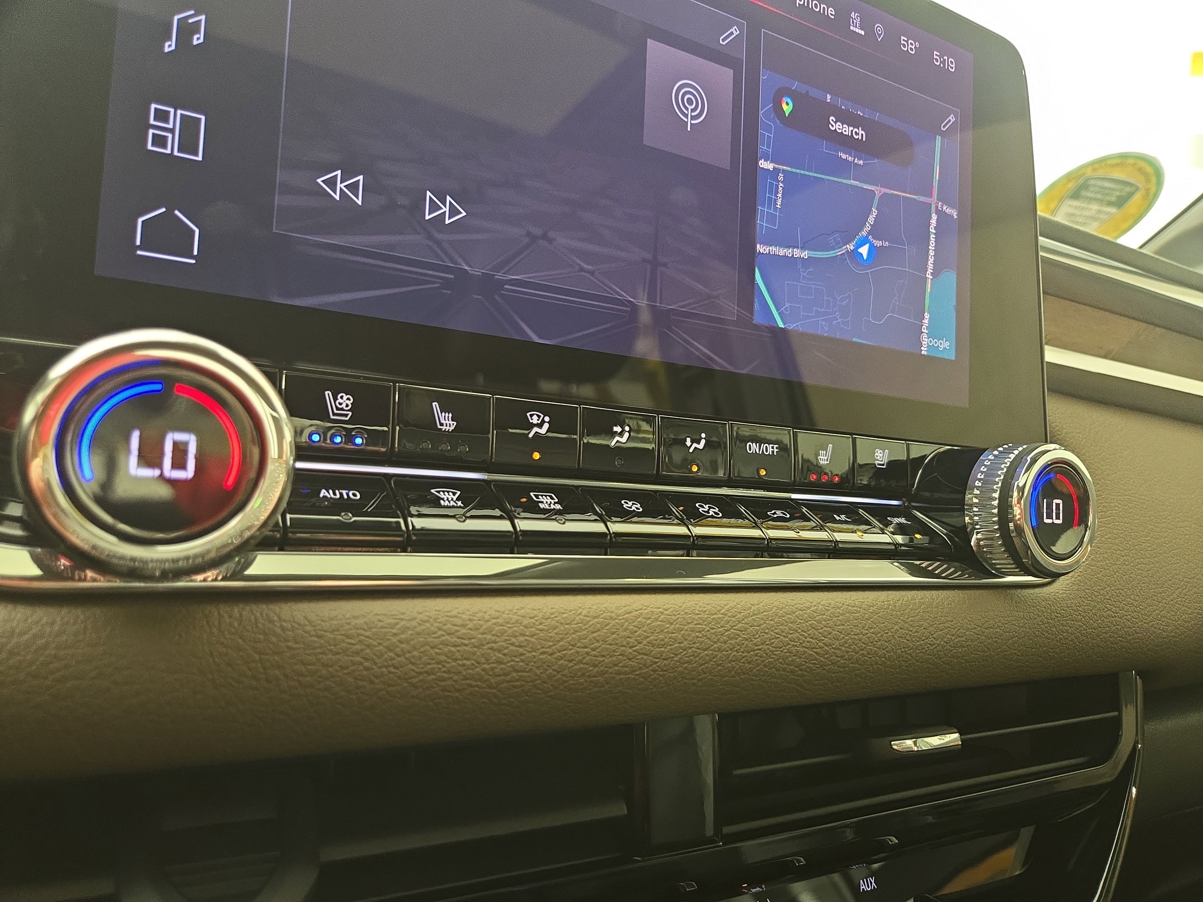 Certified 2025 GMC Canyon Denali w/ LPO, Denali Black Edition image 31