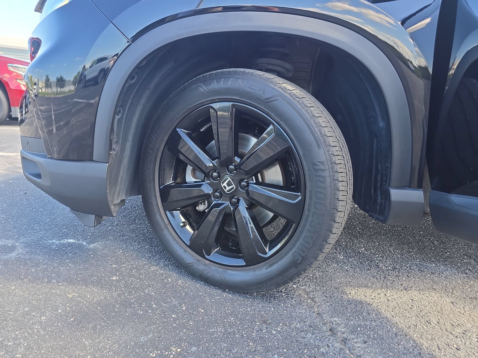 Used 2025 Honda Pilot Black Edition image 30