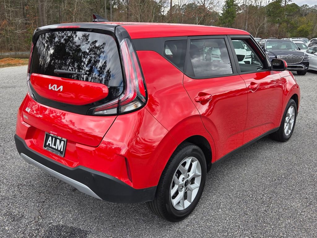 Used 2025 Kia Soul LX w/ LX Technology Package image 12