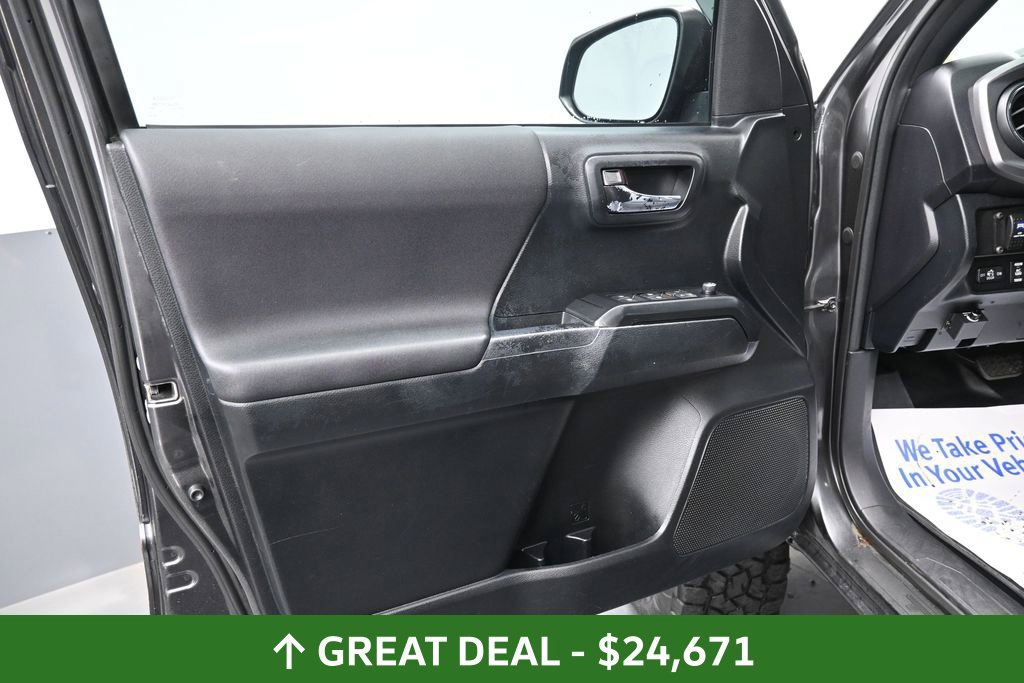 Used 2016 Toyota Tacoma TRD Sport w/ Towing Package AWD/4WD image 28