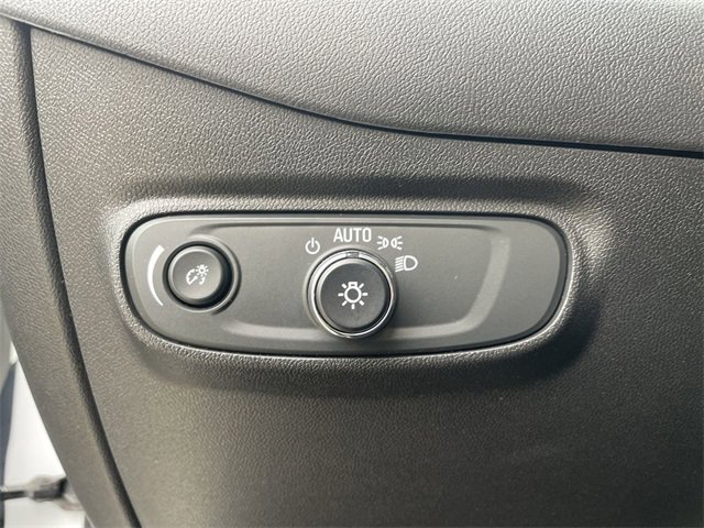 Used 2024 Chevrolet Equinox LT image 34